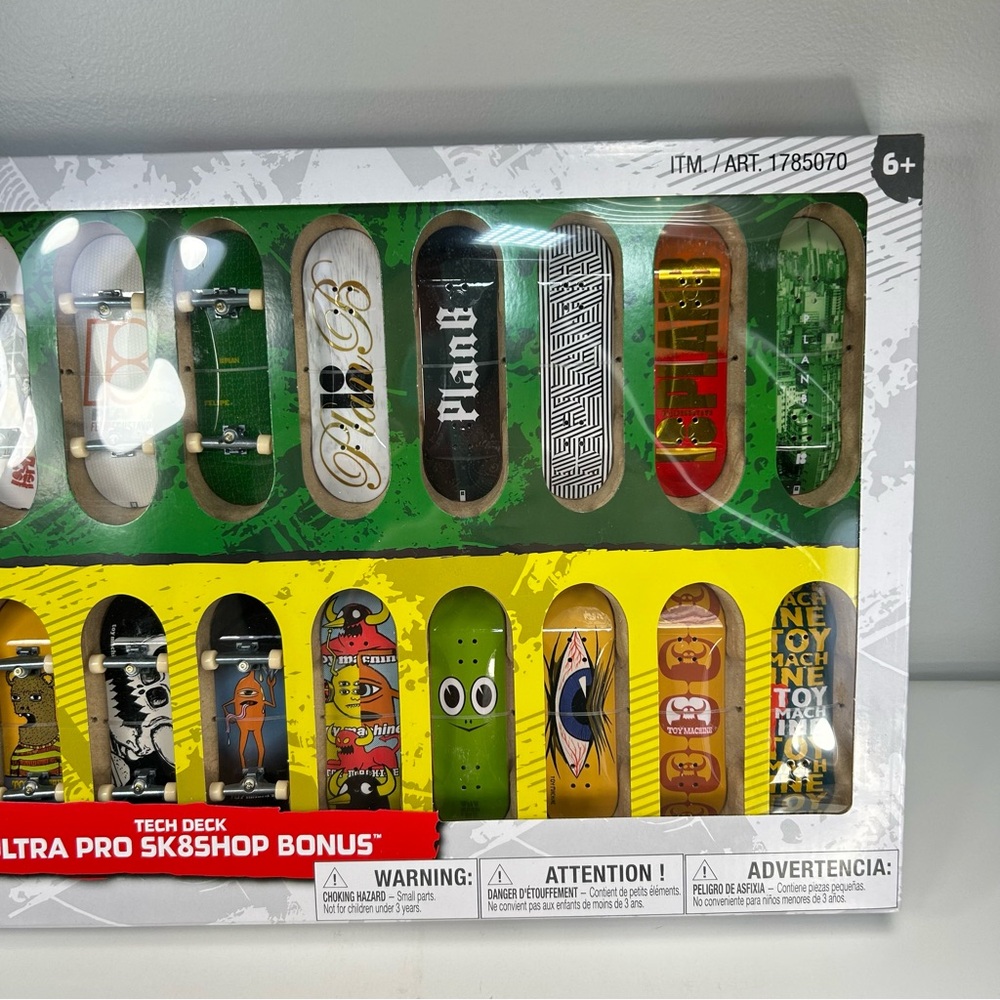 New Tech Deck Ultra Pro SK8 Shop Bonus Exclusive 20 Skateboard Fingerboard Set - Picture 3 of 14